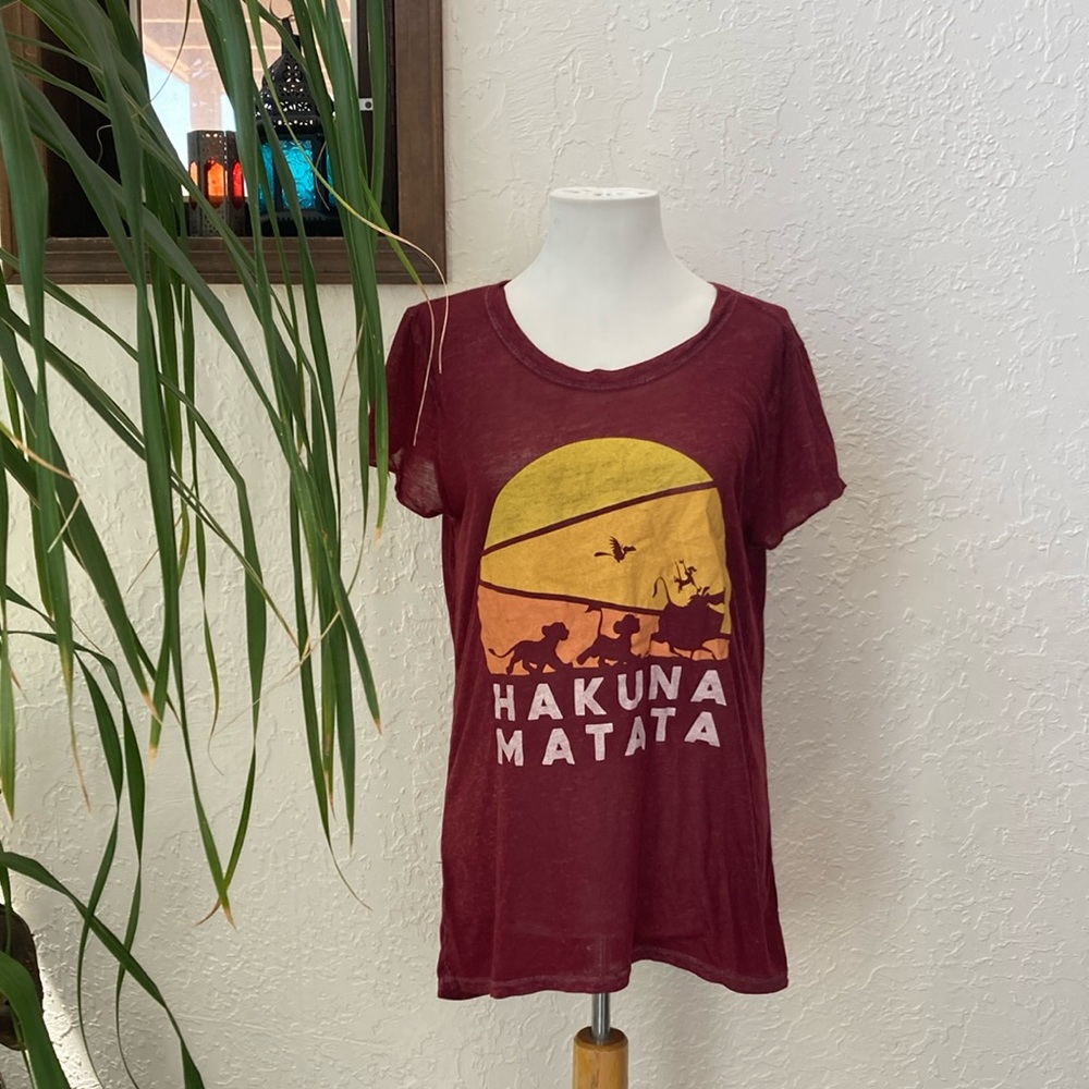 Disney Lion King Hakuna Matata Red Graphic Burnout Relaxed Short Sleeve Tee